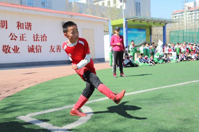 维尼修斯前女友与前夫重归于好，巧合发生在国家德比前夕