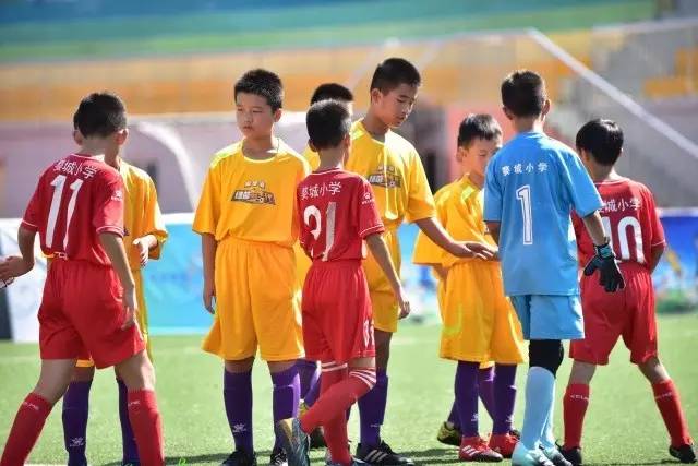 CBA赛季首战尴尬！上海轻松击败深圳，杜锋无言以对